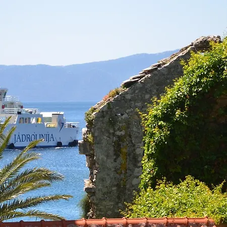 Luna * Drvenik (Split-Dalmatia)