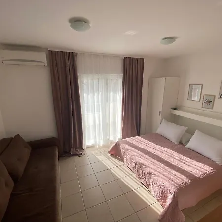 Luna Drvenik (Split-Dalmatia)