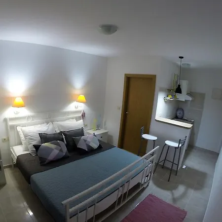 Luna Drvenik (Split-Dalmatia)