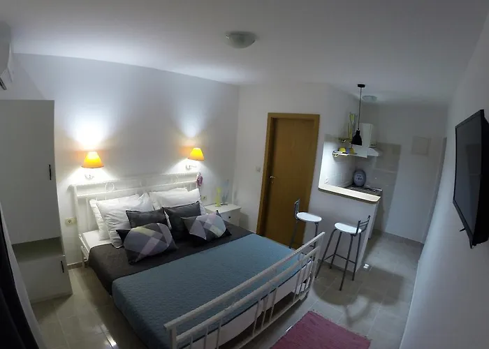 Luna ドルヴェニク